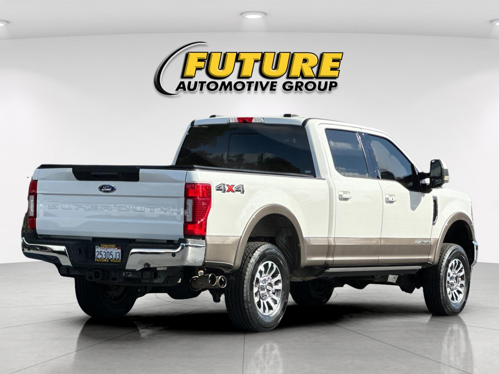 Used 2022 White Ford Lariat image 3