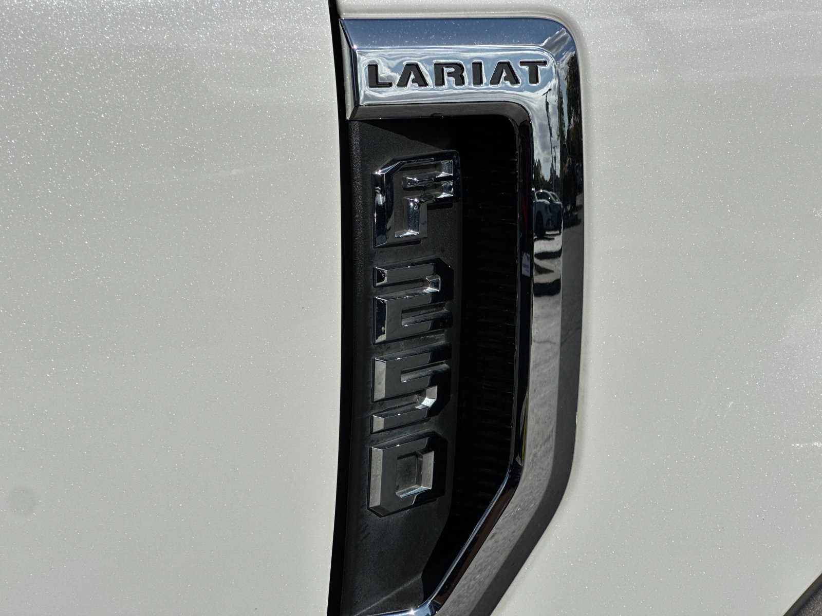 Used 2022 White Ford Lariat image 25
