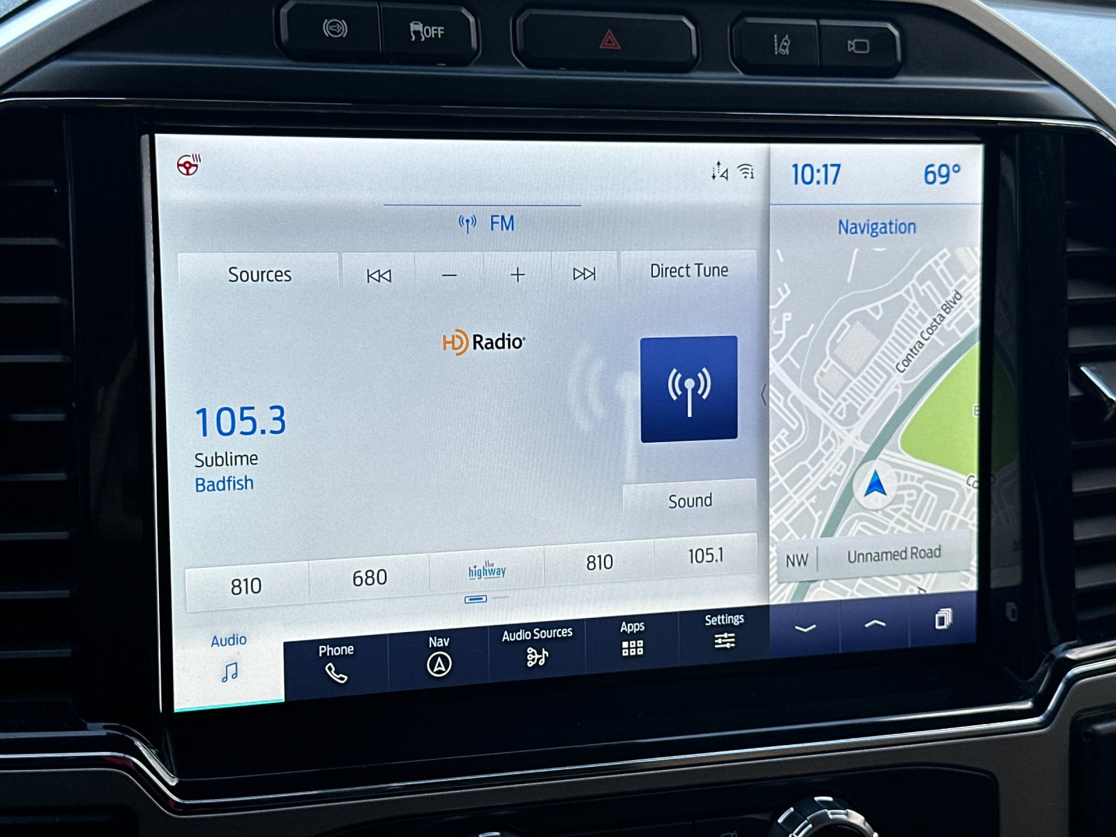 Used 2022 White Ford Lariat image 16