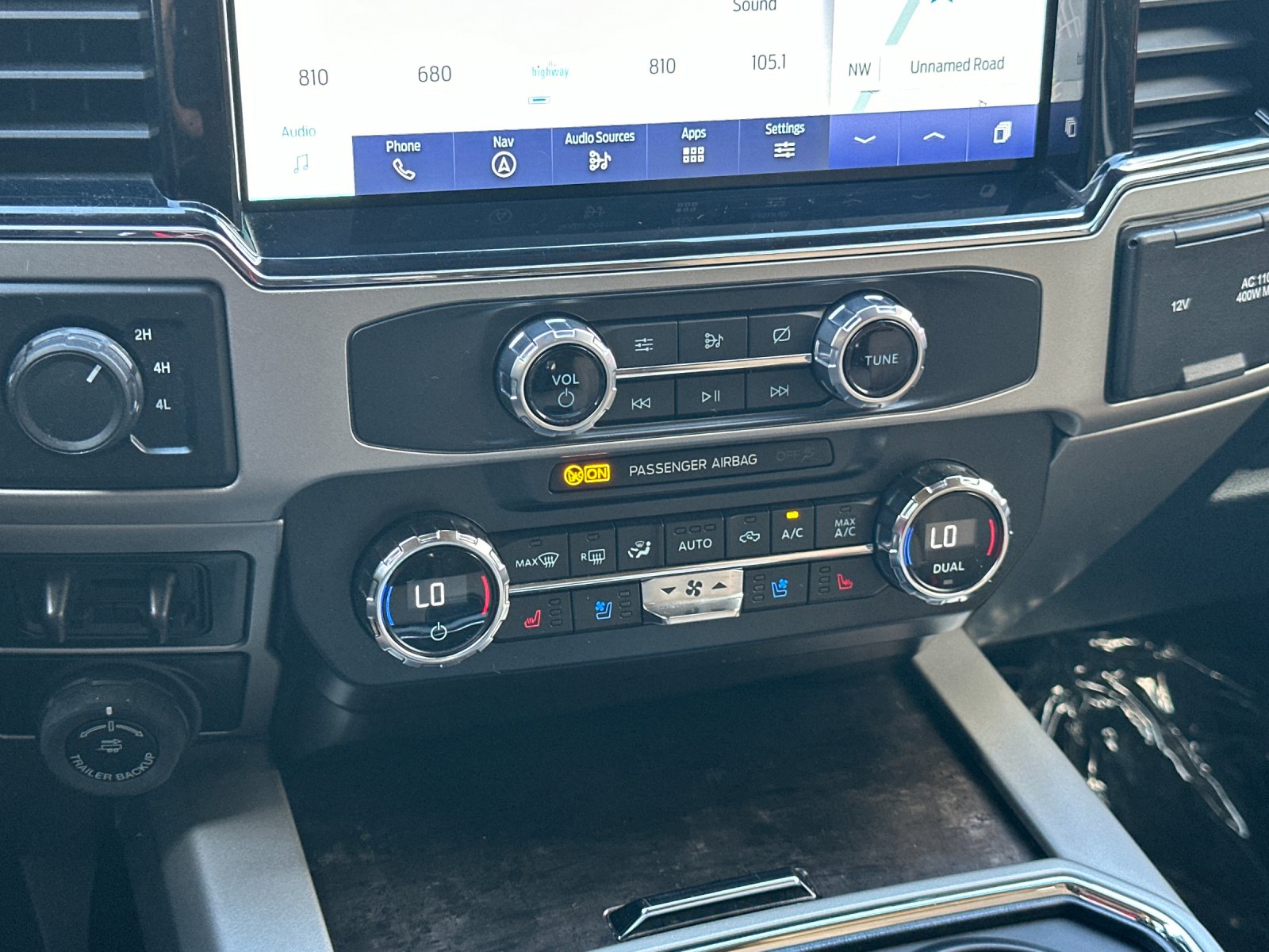Used 2022 White Ford Lariat image 19