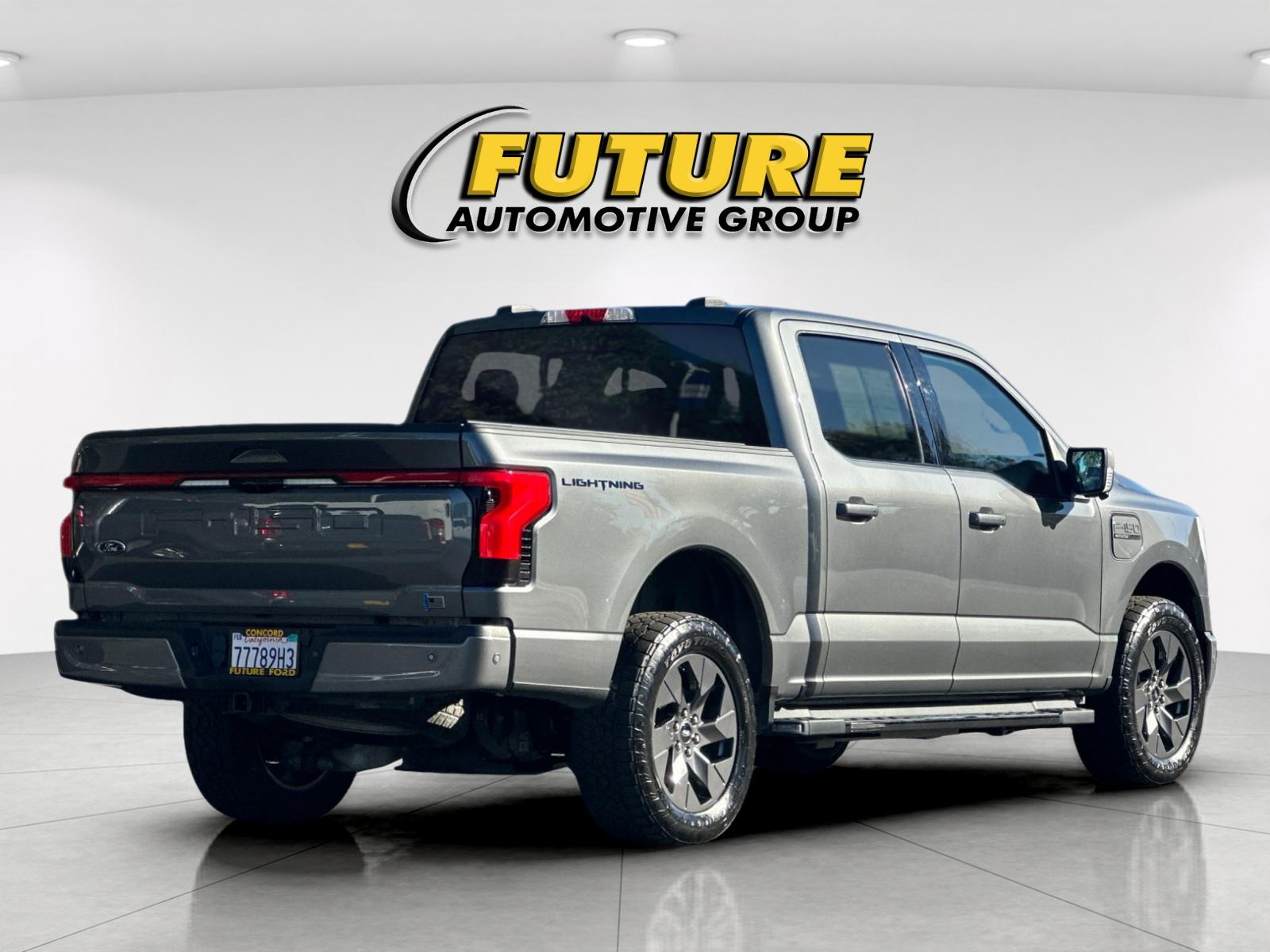 Used 2023 Gray Ford Lariat image 3