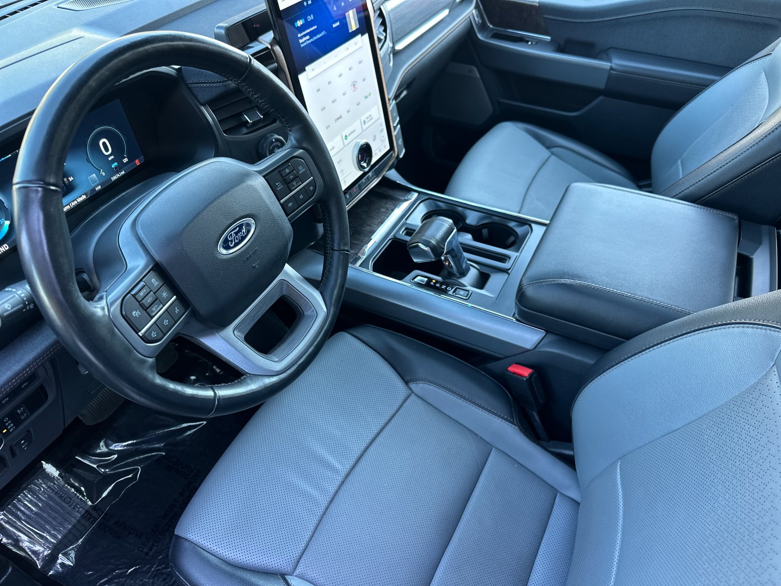 Used 2023 Gray Ford Lariat image 9