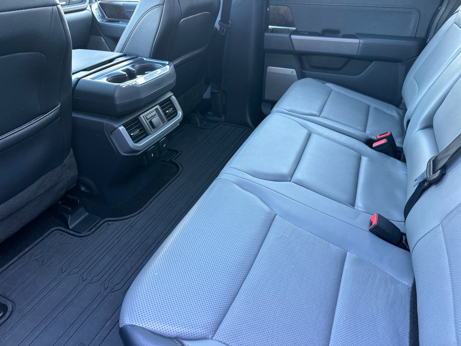 Used 2023 Gray Ford Lariat image 11