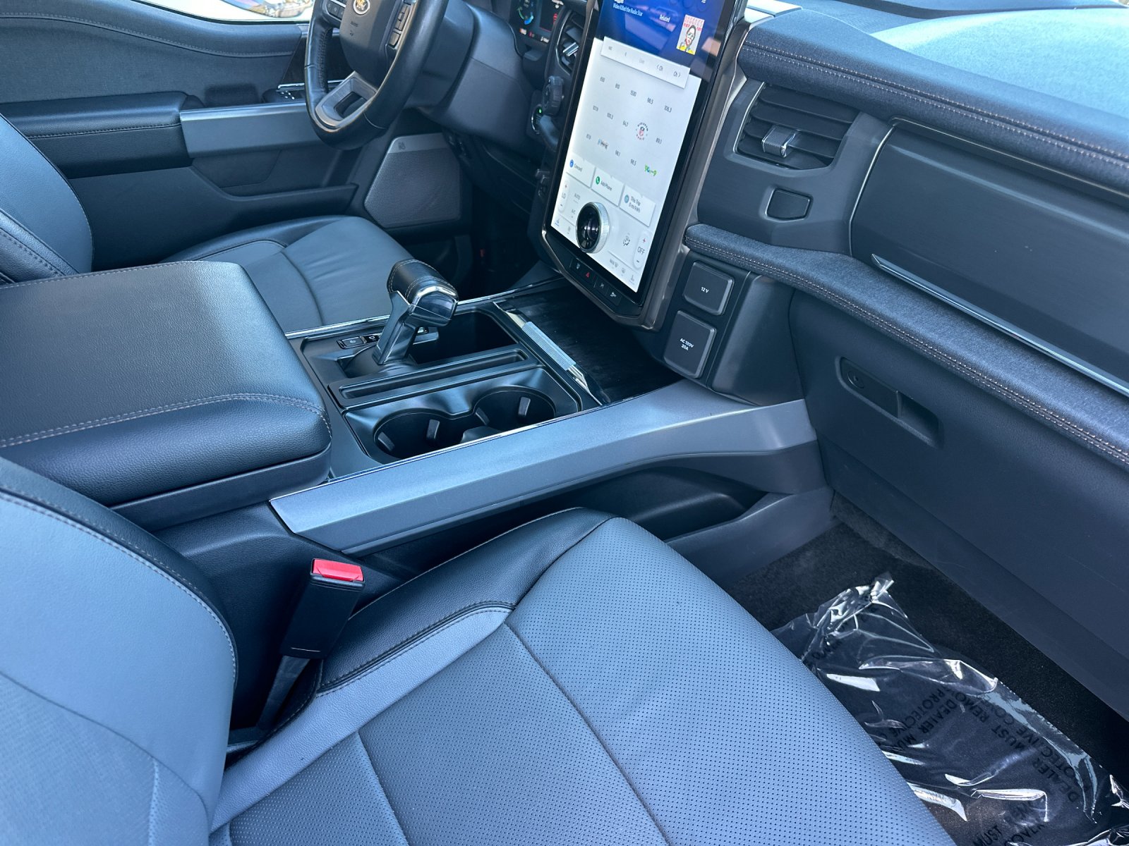 Used 2023 Gray Ford Lariat image 14
