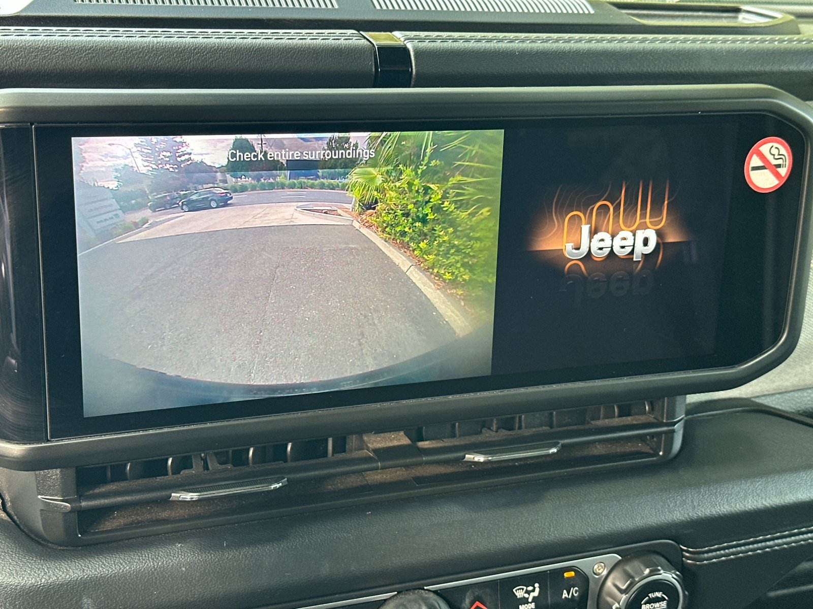 Used 2024 White Jeep Sahara 4xe image 19