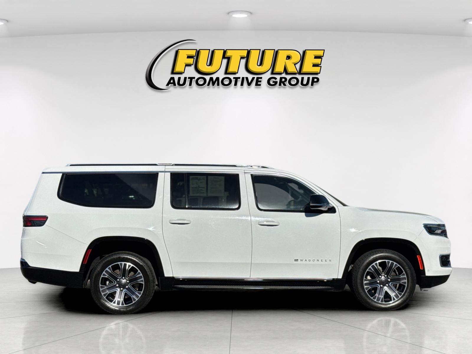 Used 2024 White Jeep Series II image 3