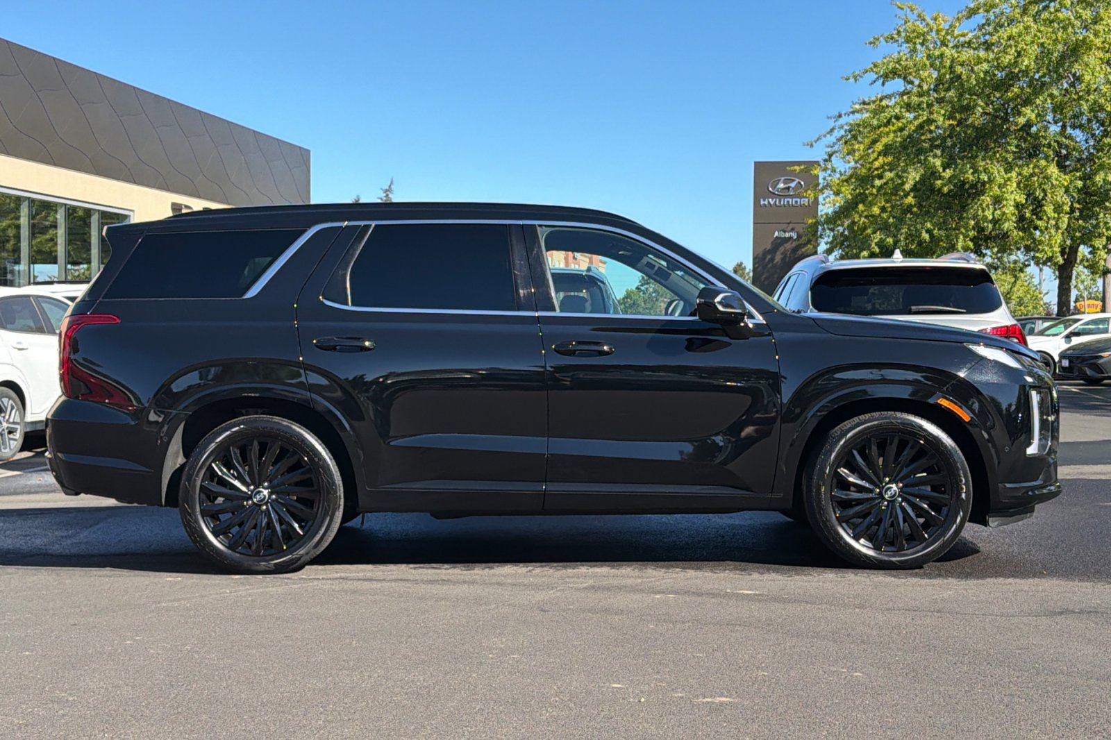 Used 2025 Black Hyundai Calligraphy Night Edition image 3