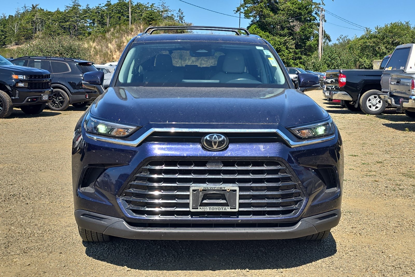 Used 2024  Toyota XLE image 3