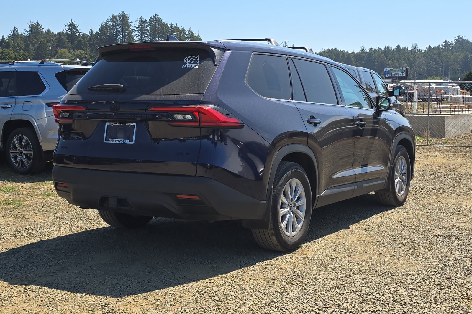 Used 2024  Toyota XLE image 5