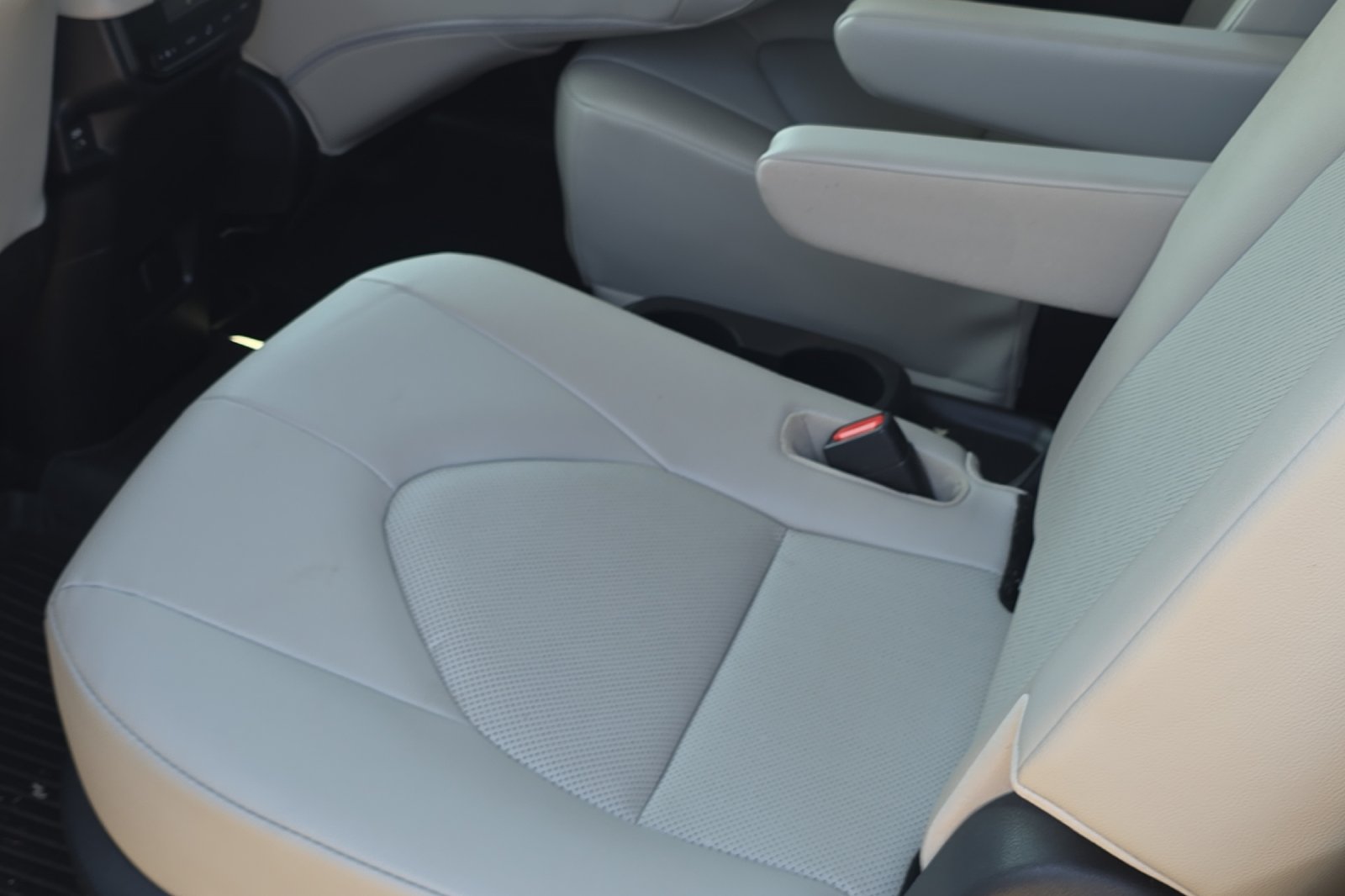 Used 2024  Toyota XLE image 8