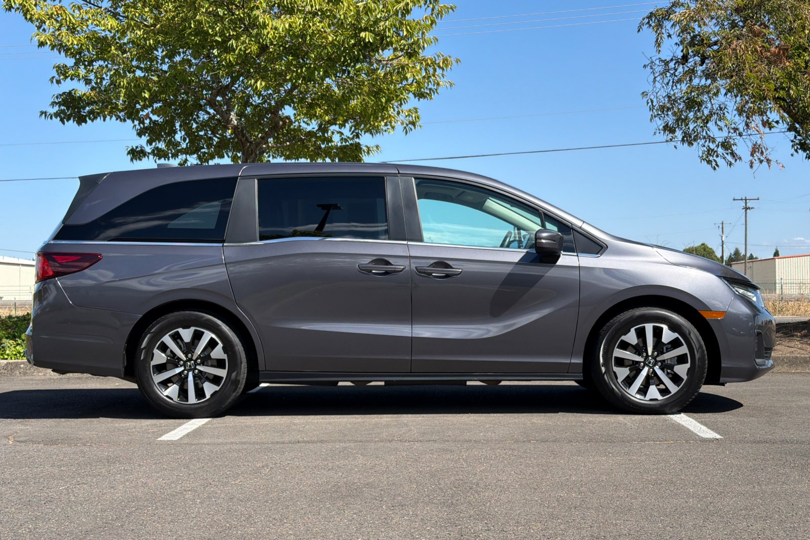 Used 2025  Honda EX-L image 3