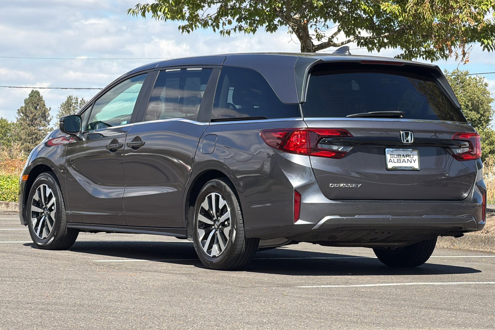 Used 2025  Honda EX-L image 6