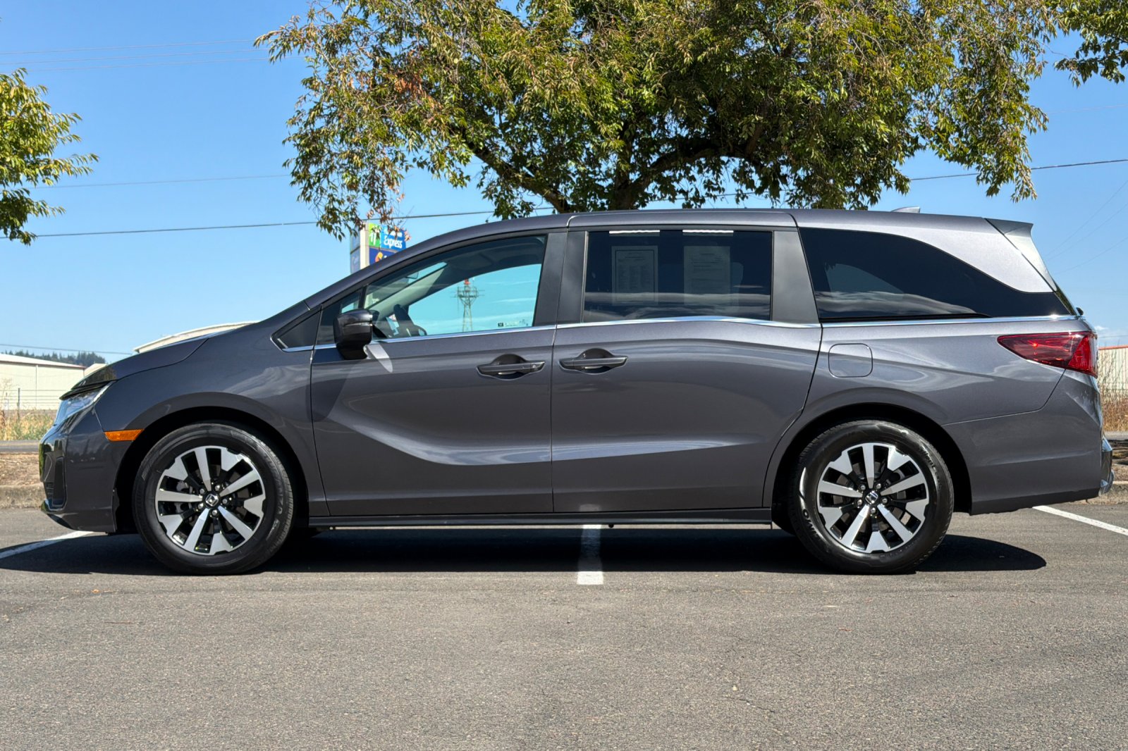 Used 2025  Honda EX-L image 7