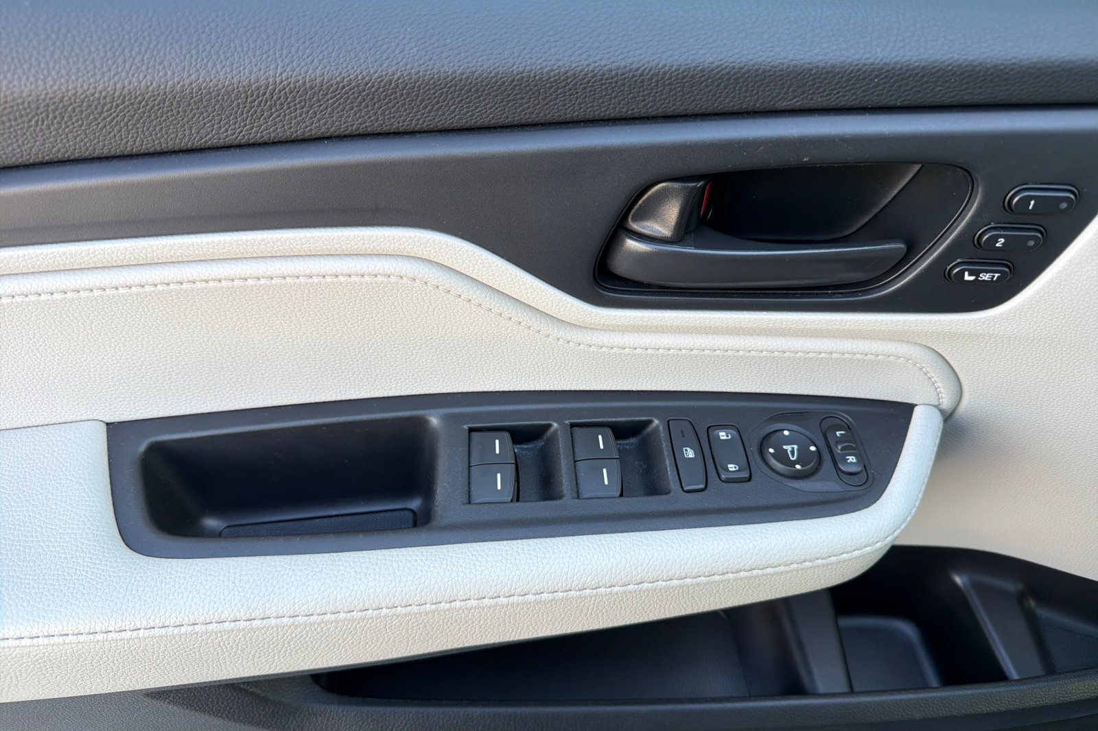 Used 2025  Honda EX-L image 11