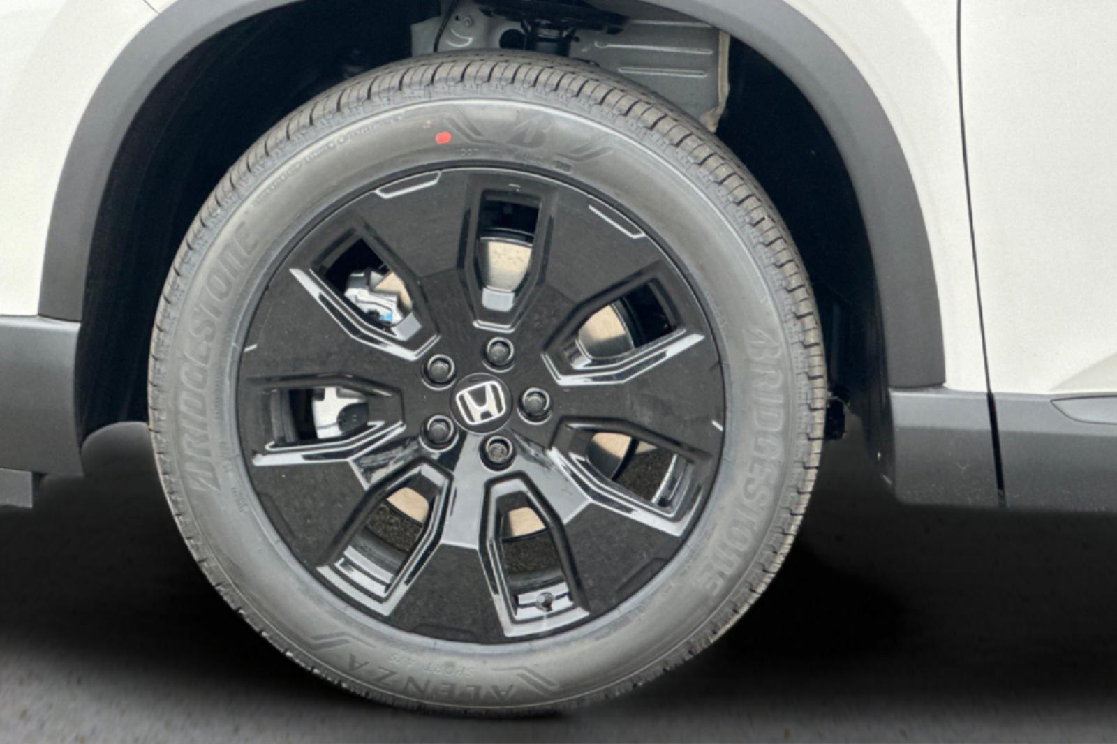 New 2026 Platinum White Pearl Honda AWD Black Edition image 26