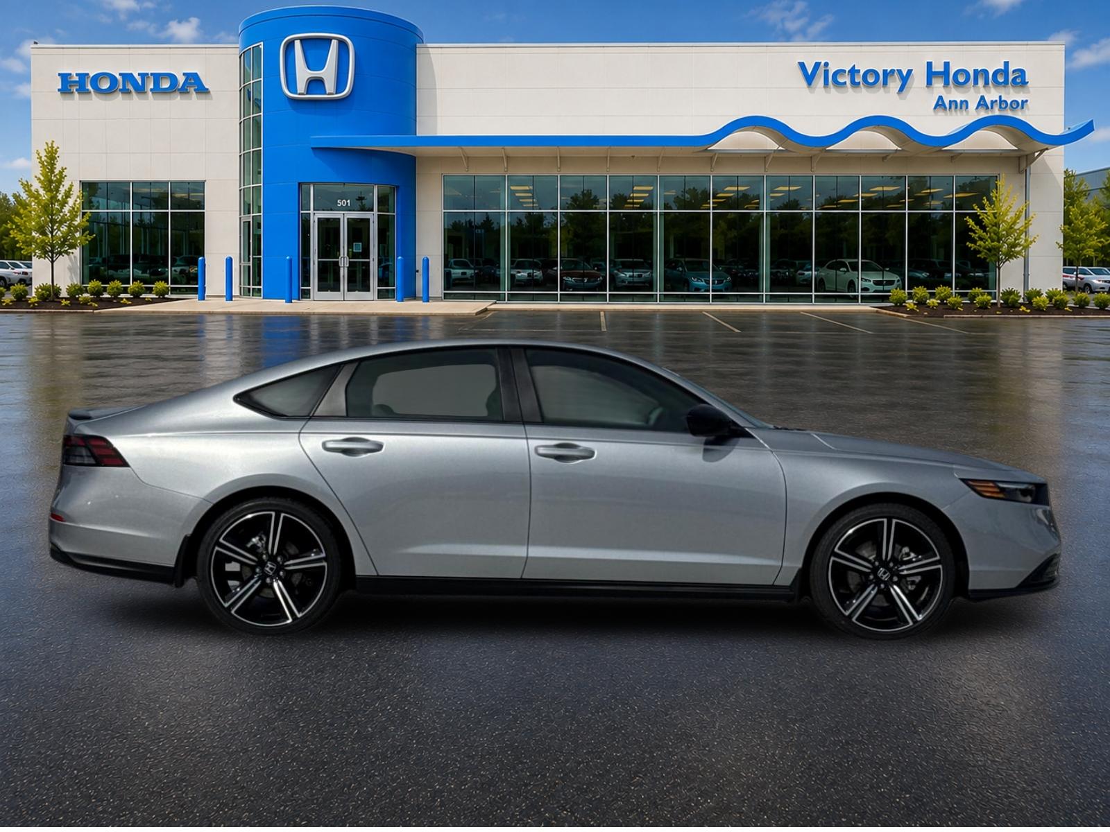 New 2026 Solar Silver Metallic Honda Sport Hybrid image 4