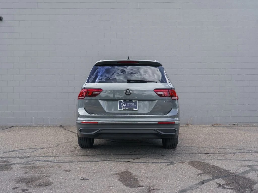 Used 2023 Platinum Gray Metallic Volkswagen 2.0T SE image 6