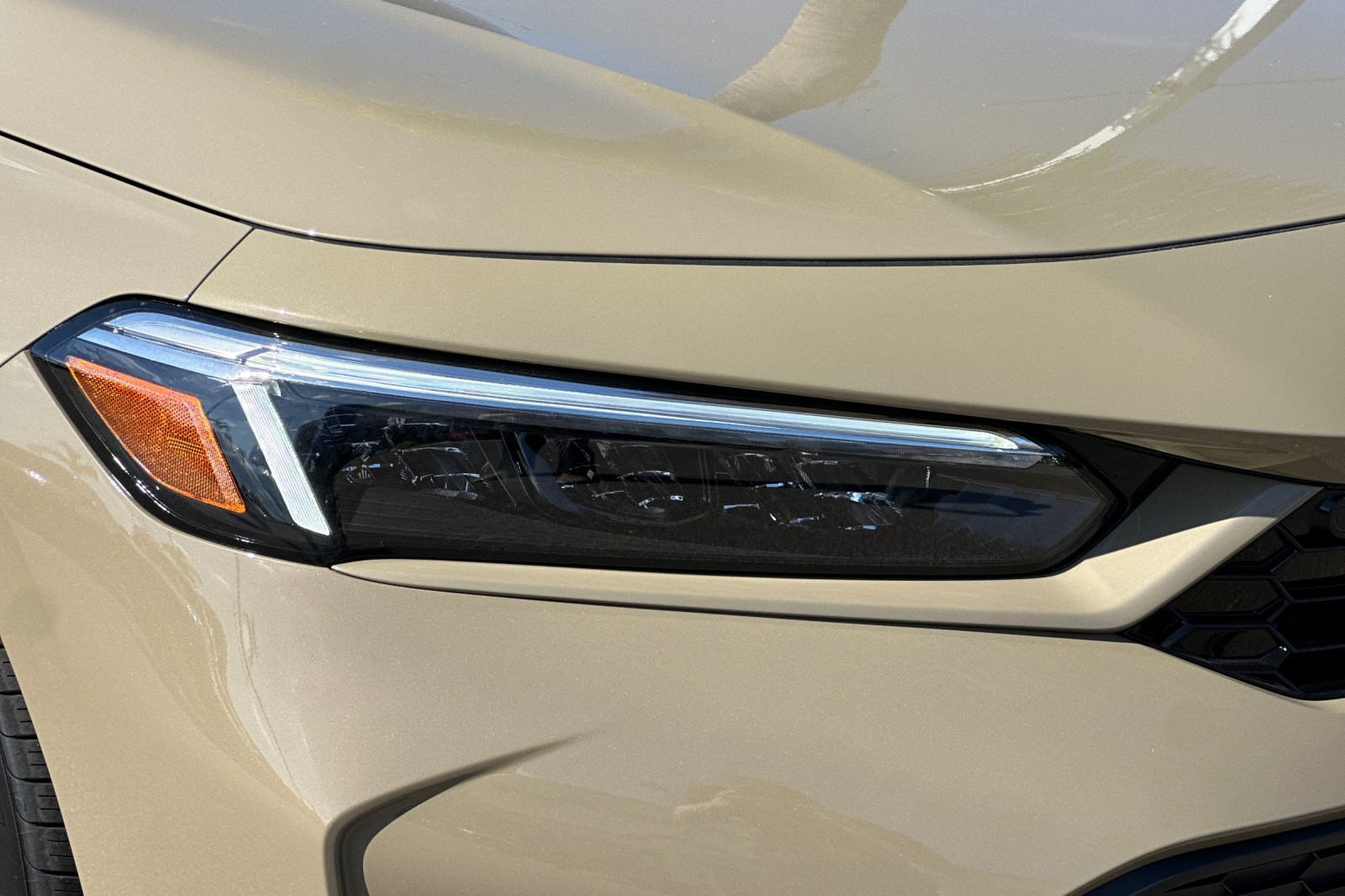 New 2026 Sand Dune Pearl Honda Sport Touring image 28