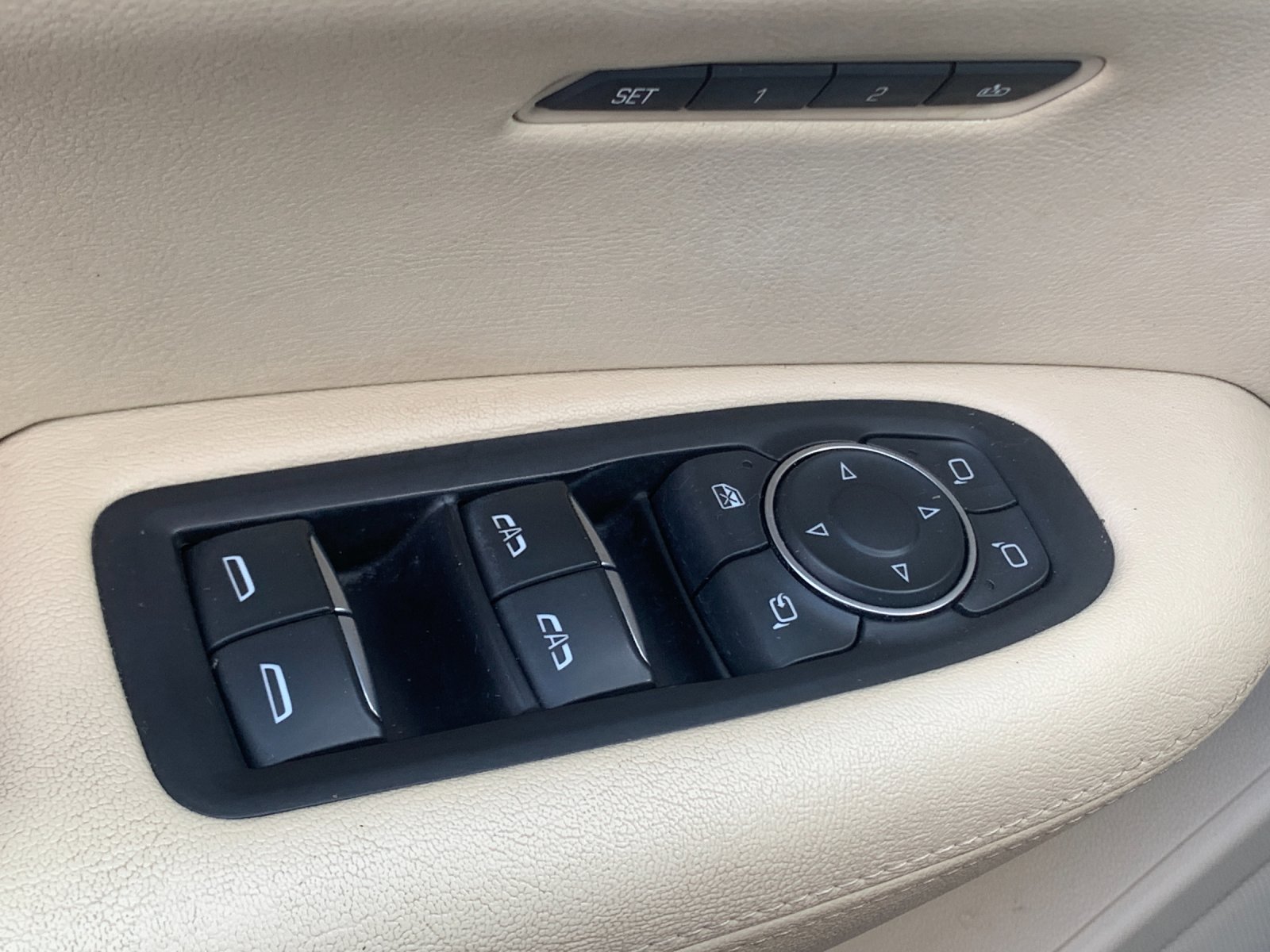 Used 2017 White Cadillac Premium Luxury image 14