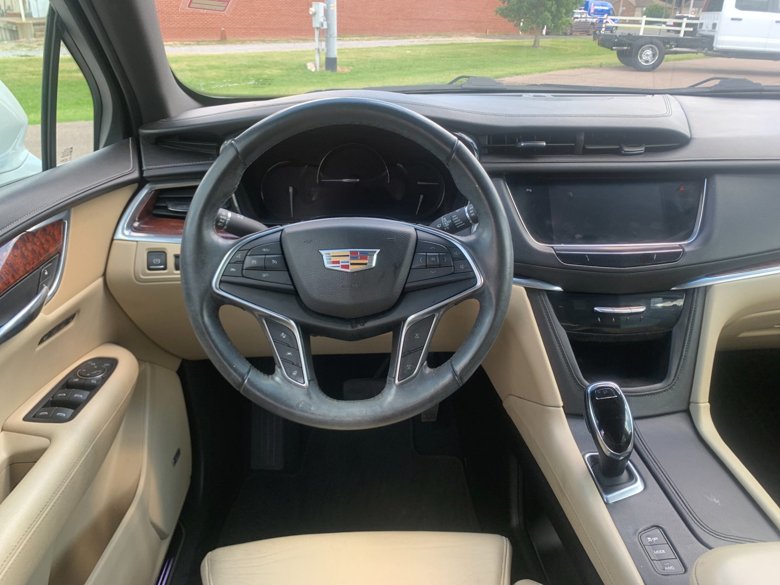 Used 2017 White Cadillac Premium Luxury image 18