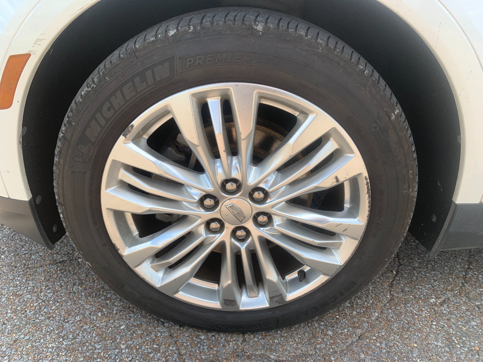 Used 2017 White Cadillac Premium Luxury image 34