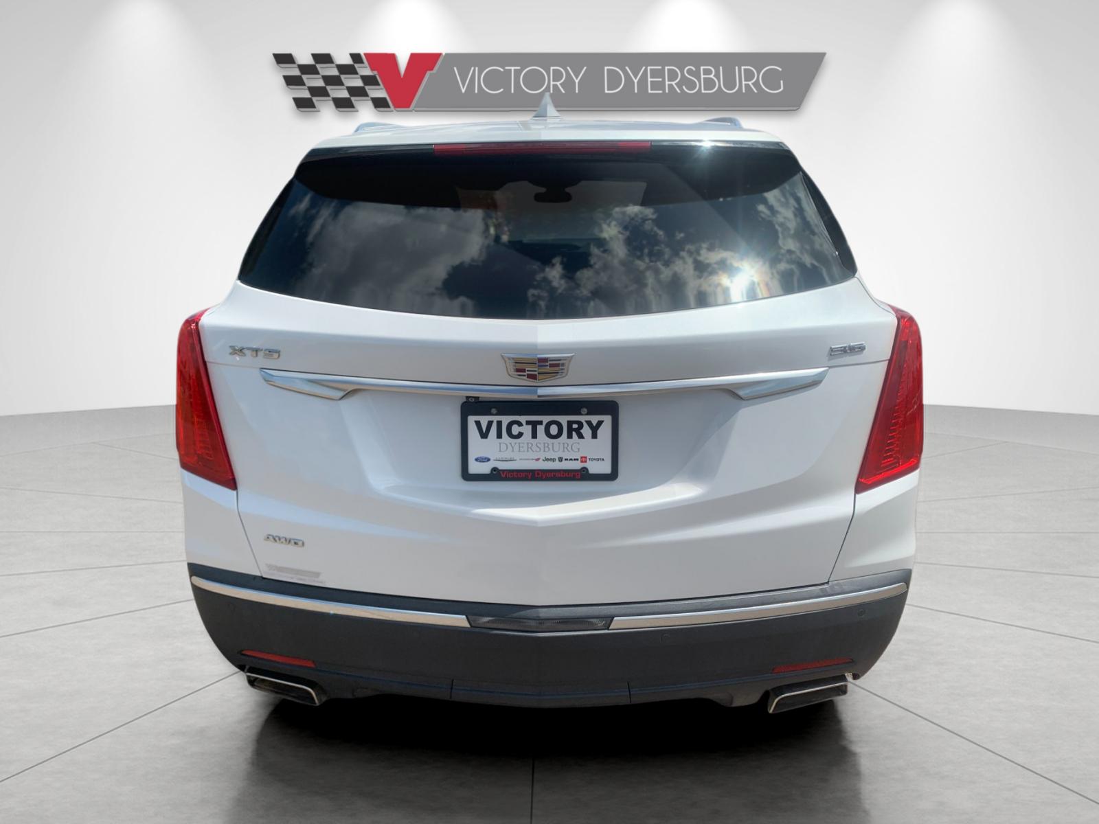 Used 2017 White Cadillac Premium Luxury image 5