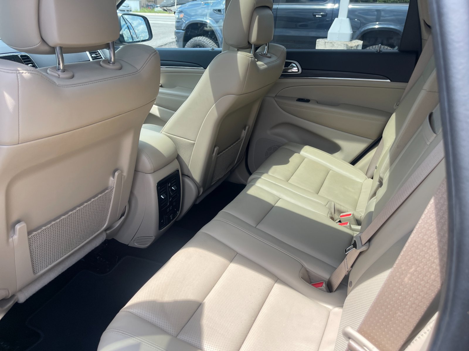 Used 2021 Brown Jeep Limited image 14