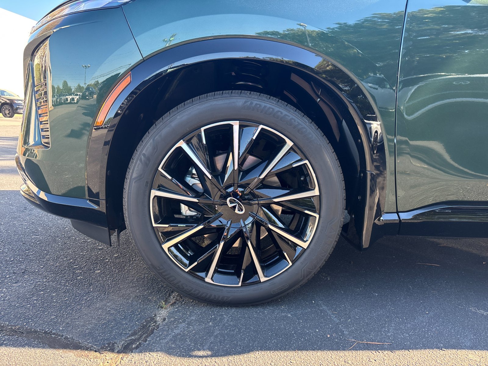 New 2027 DEEP EMERALD INFINITI Autograph AWD image 10