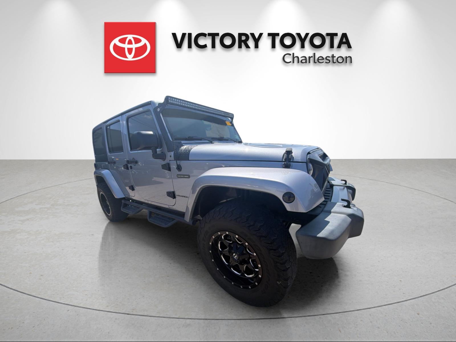 Used 2016 Silver Jeep Unlimited Sport image 5