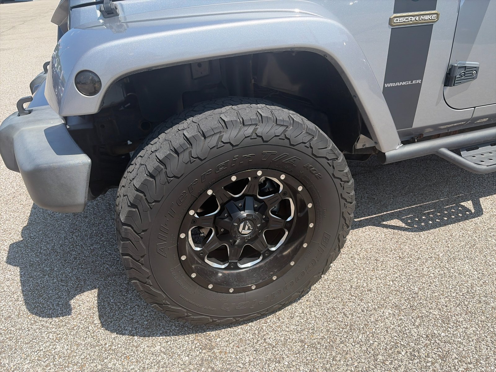Used 2016 Silver Jeep Unlimited Sport image 32