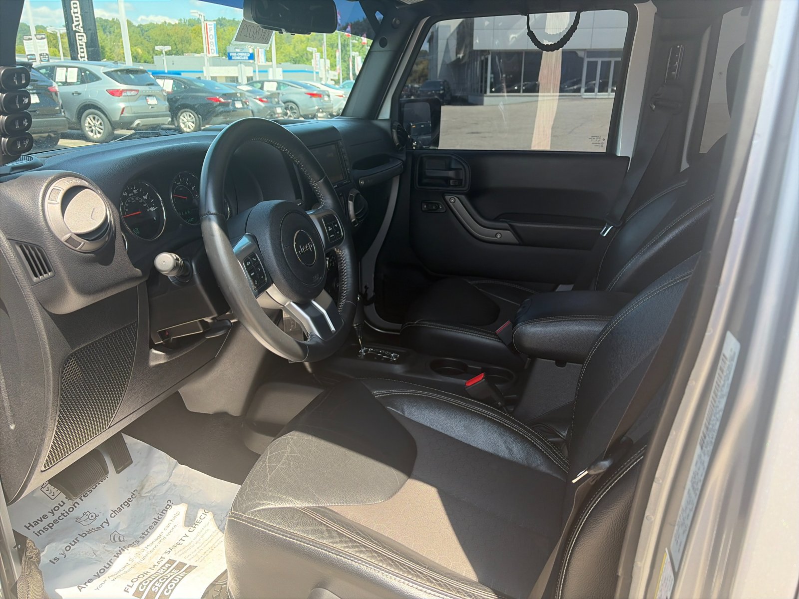 Used 2016 Silver Jeep Unlimited Sport image 11
