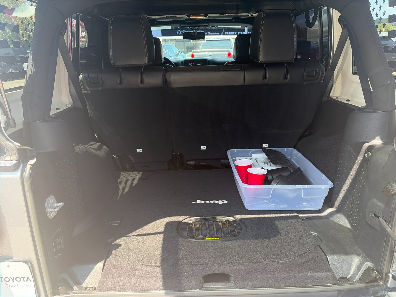 Used 2016 Silver Jeep Unlimited Sport image 18
