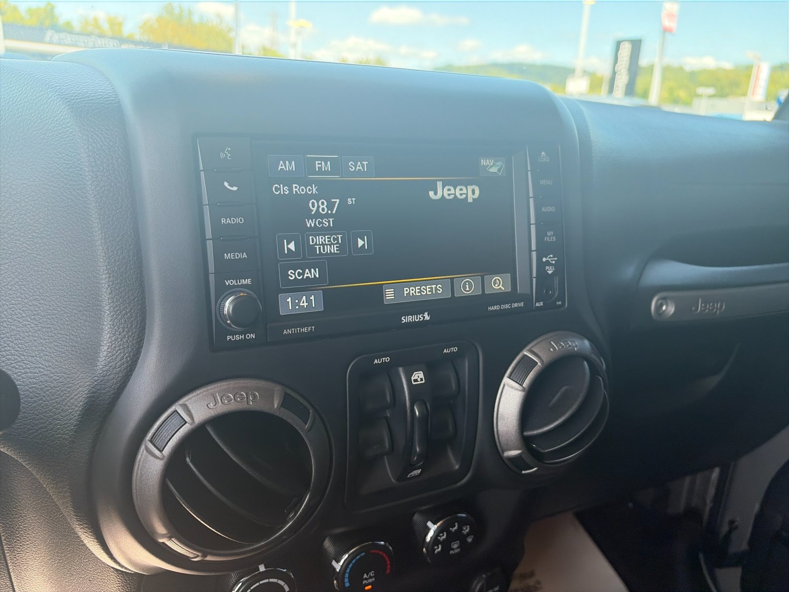 Used 2016 Silver Jeep Unlimited Sport image 22
