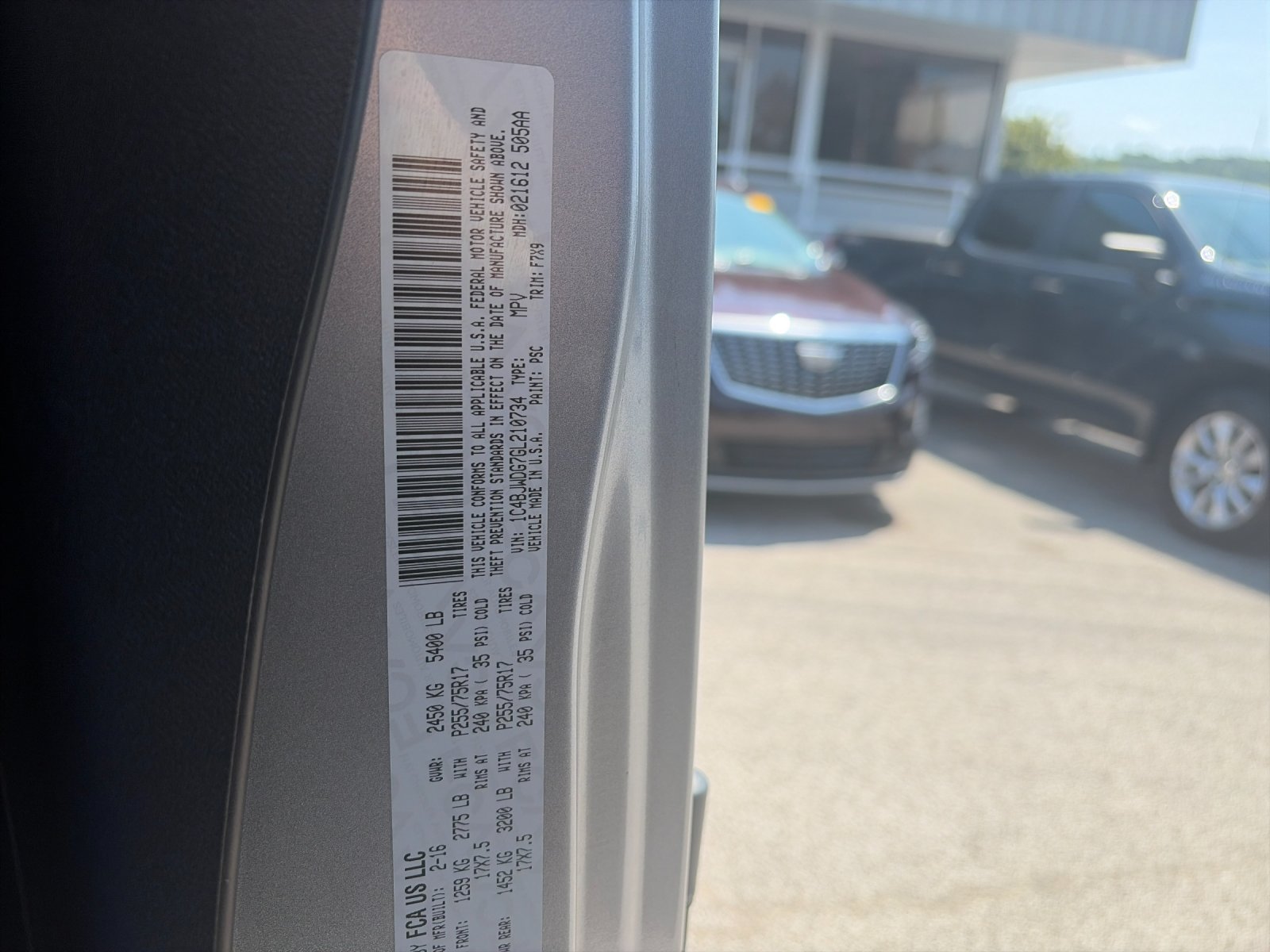 Used 2016 Silver Jeep Unlimited Sport image 33