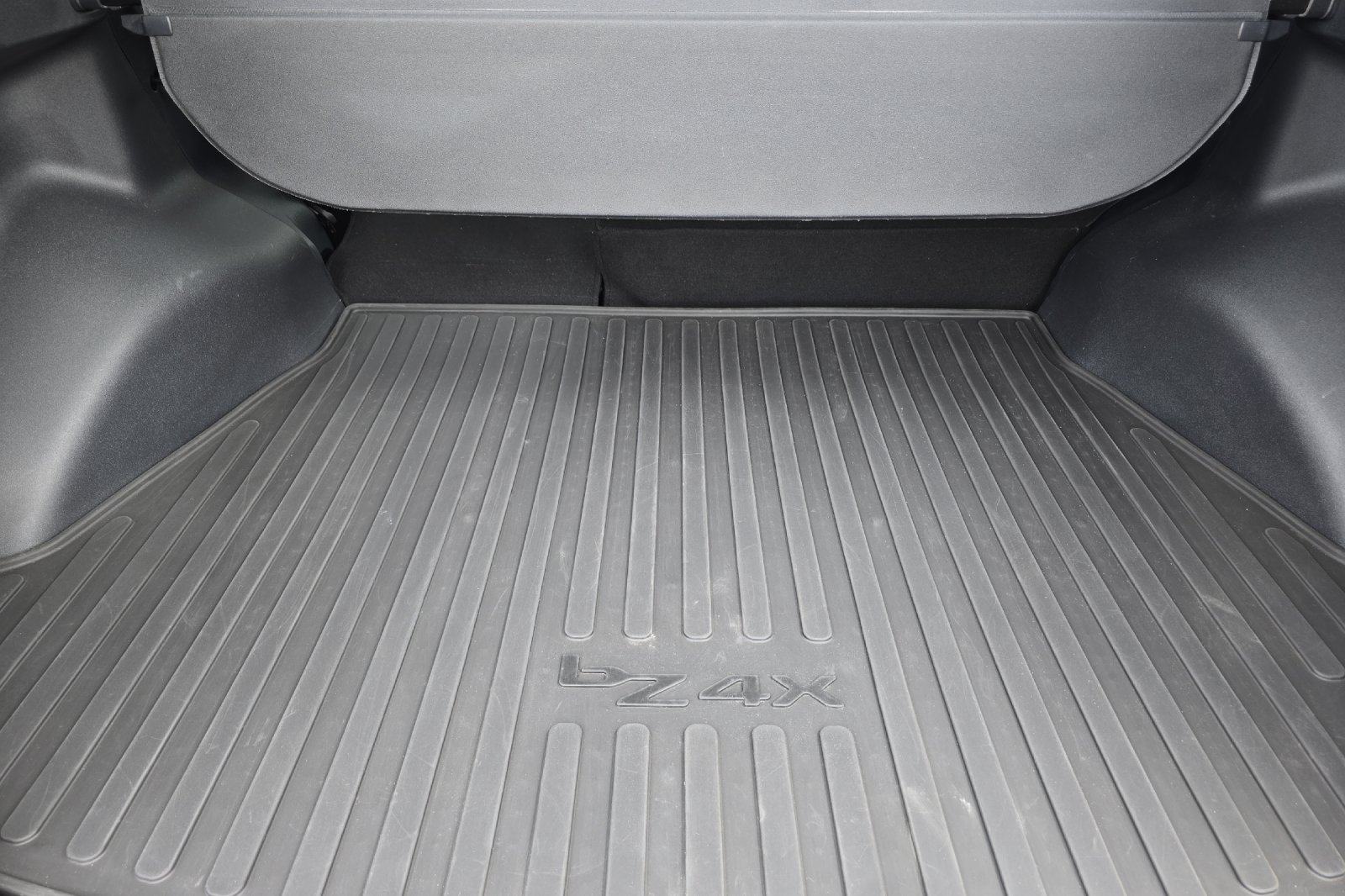 Used 2023 Red Toyota Limited image 12