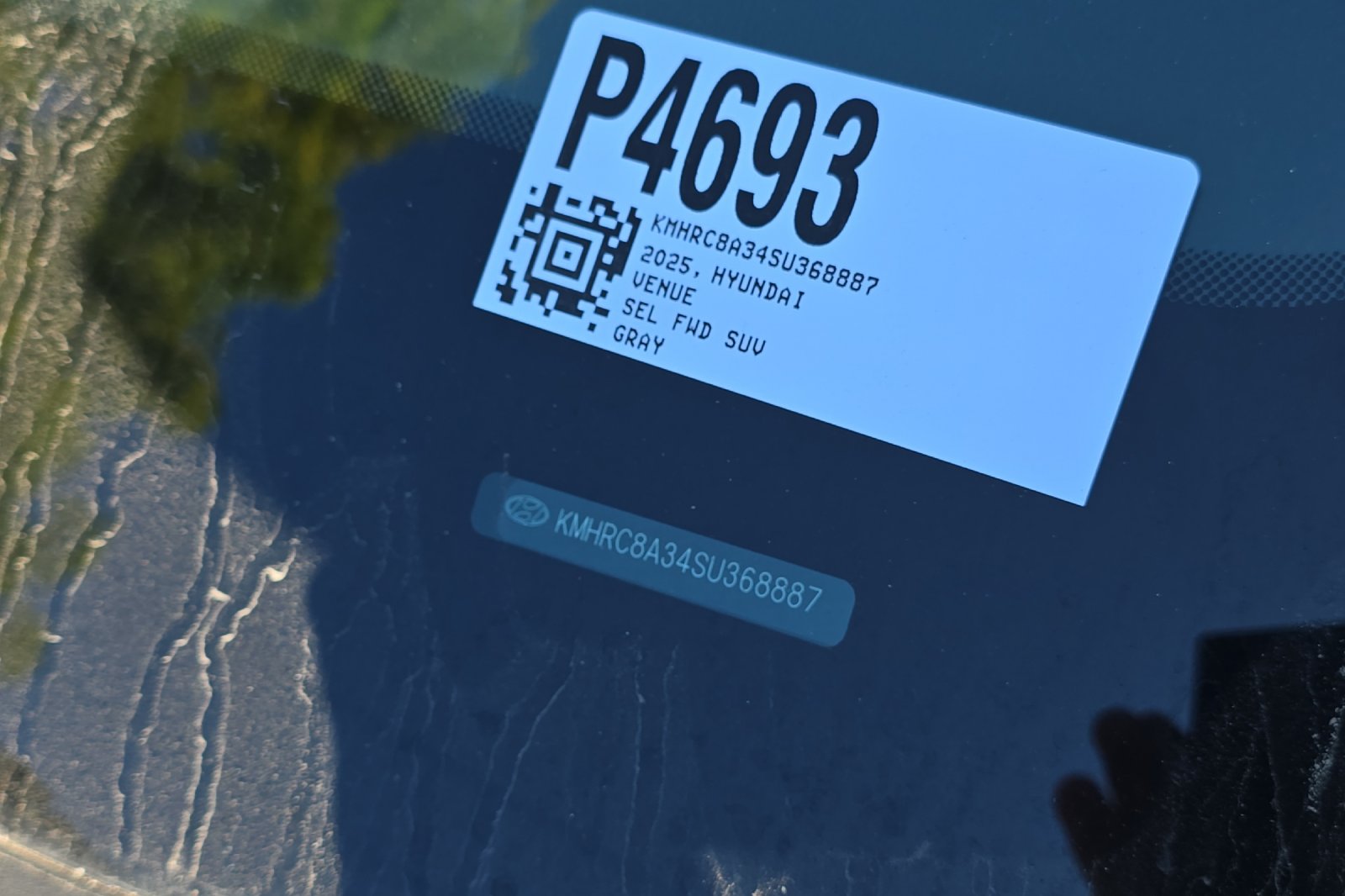 Used 2025 Gray Hyundai SEL image 3