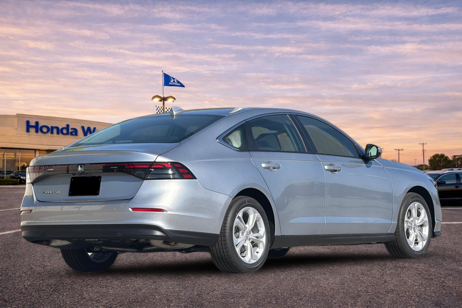 New 2026 Solar Silver Metallic Honda LX image 4