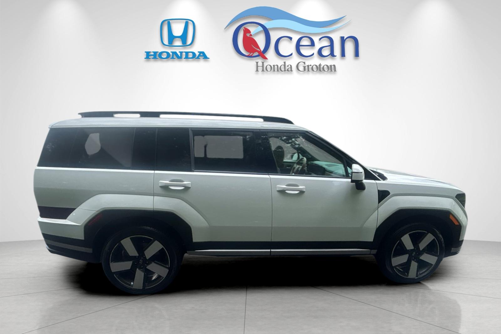 Used 2024 White Hyundai Limited image 2