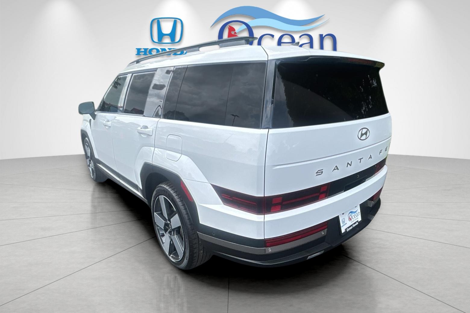Used 2024 White Hyundai Limited image 5