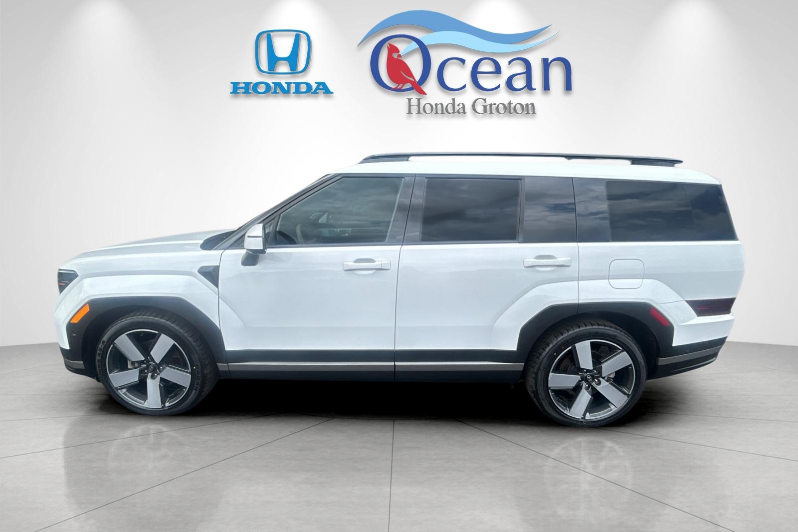 Used 2024 White Hyundai Limited image 6