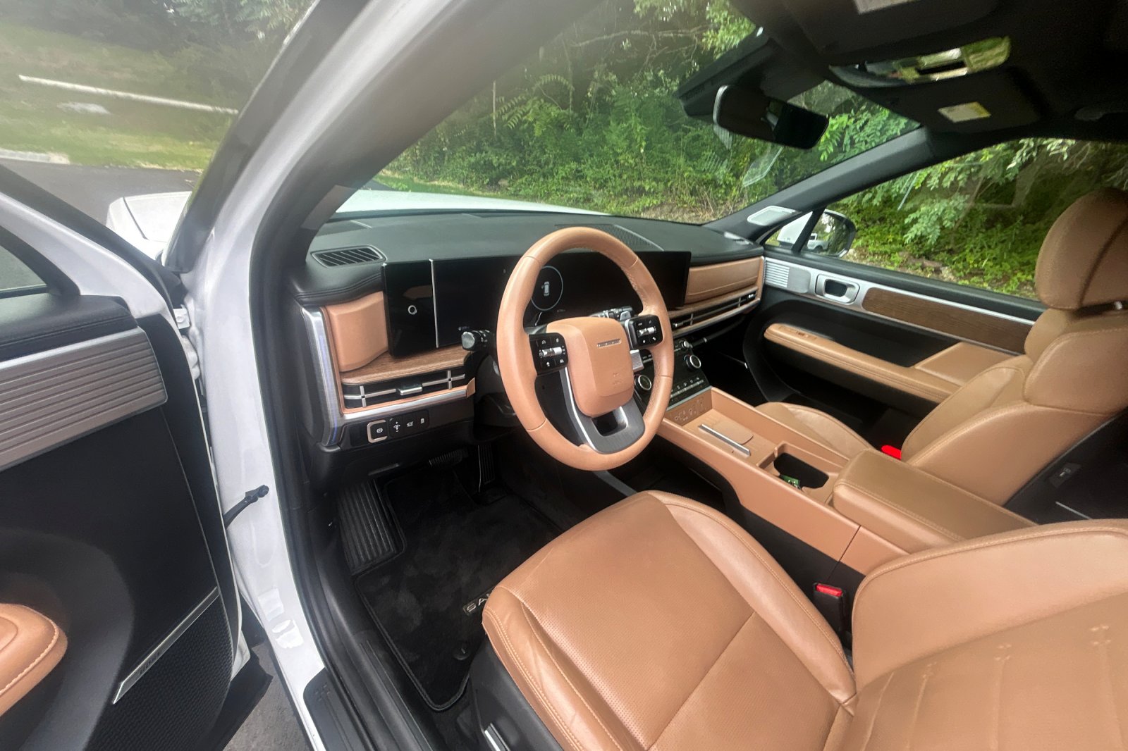 Used 2024 White Hyundai Limited image 9