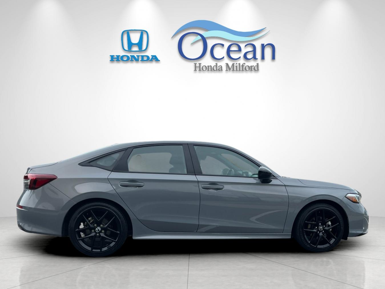 Used 2025 Meteorite Gray Metallic Honda Sport image 2