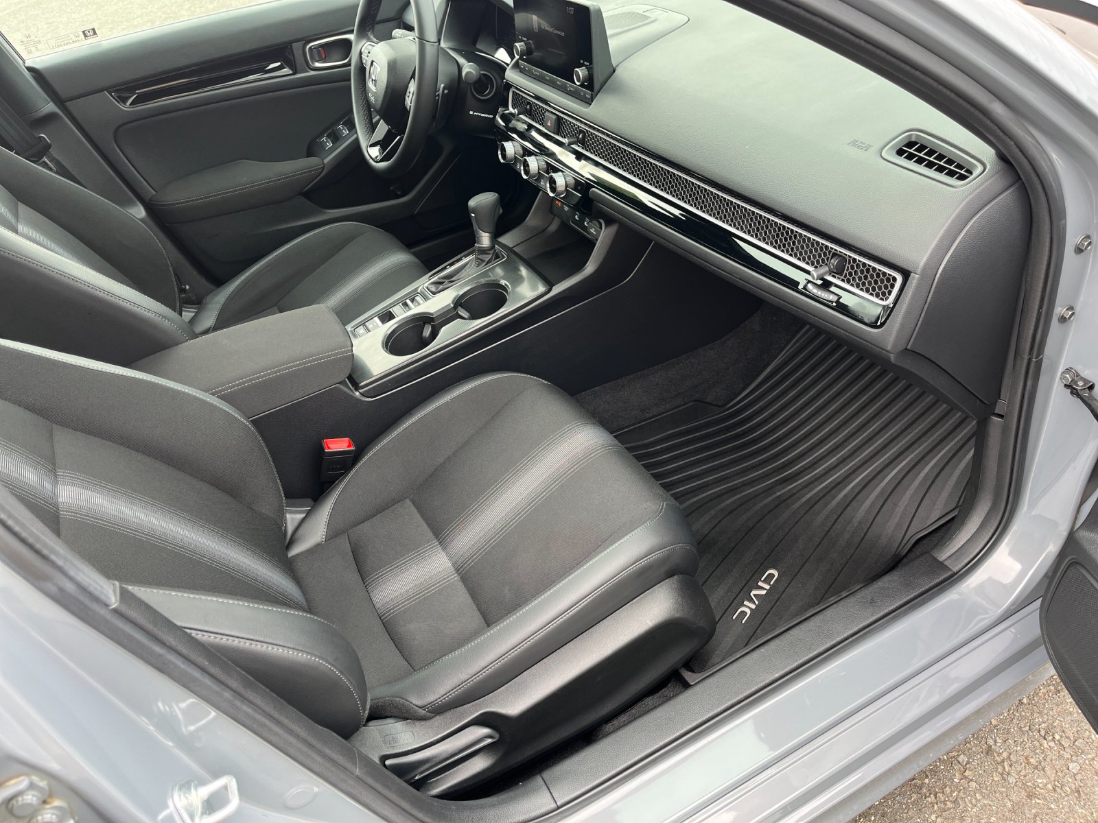 Used 2025 Meteorite Gray Metallic Honda Sport image 16