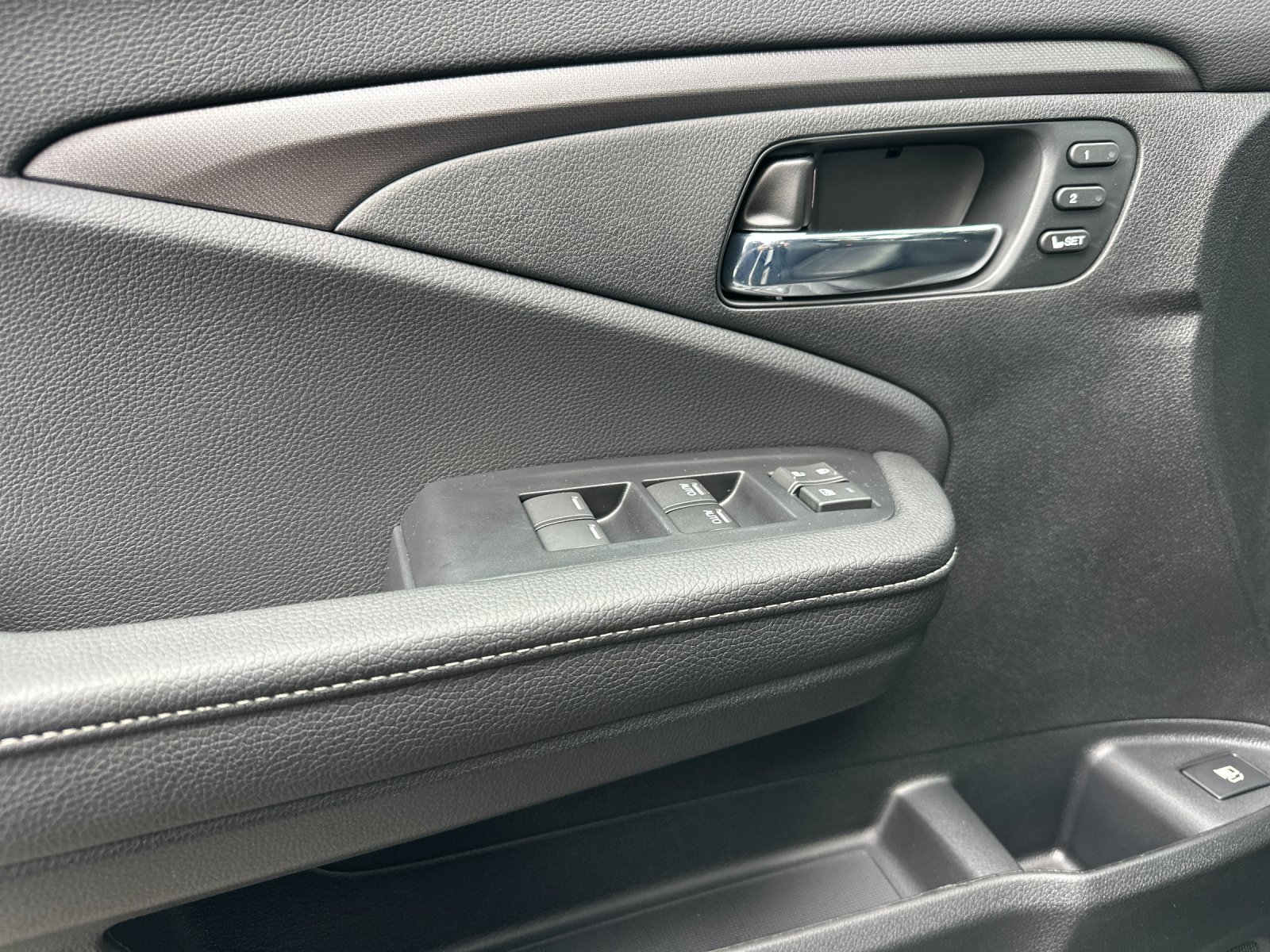 New 2026 Sonic Gray Pearl Honda RTL image 10
