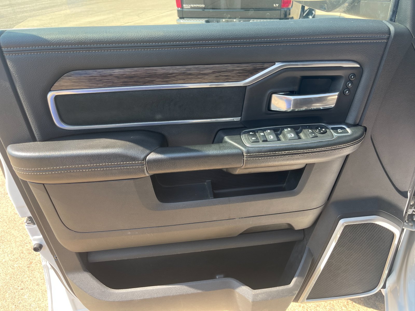 Used 2021 White Ram Laramie image 11