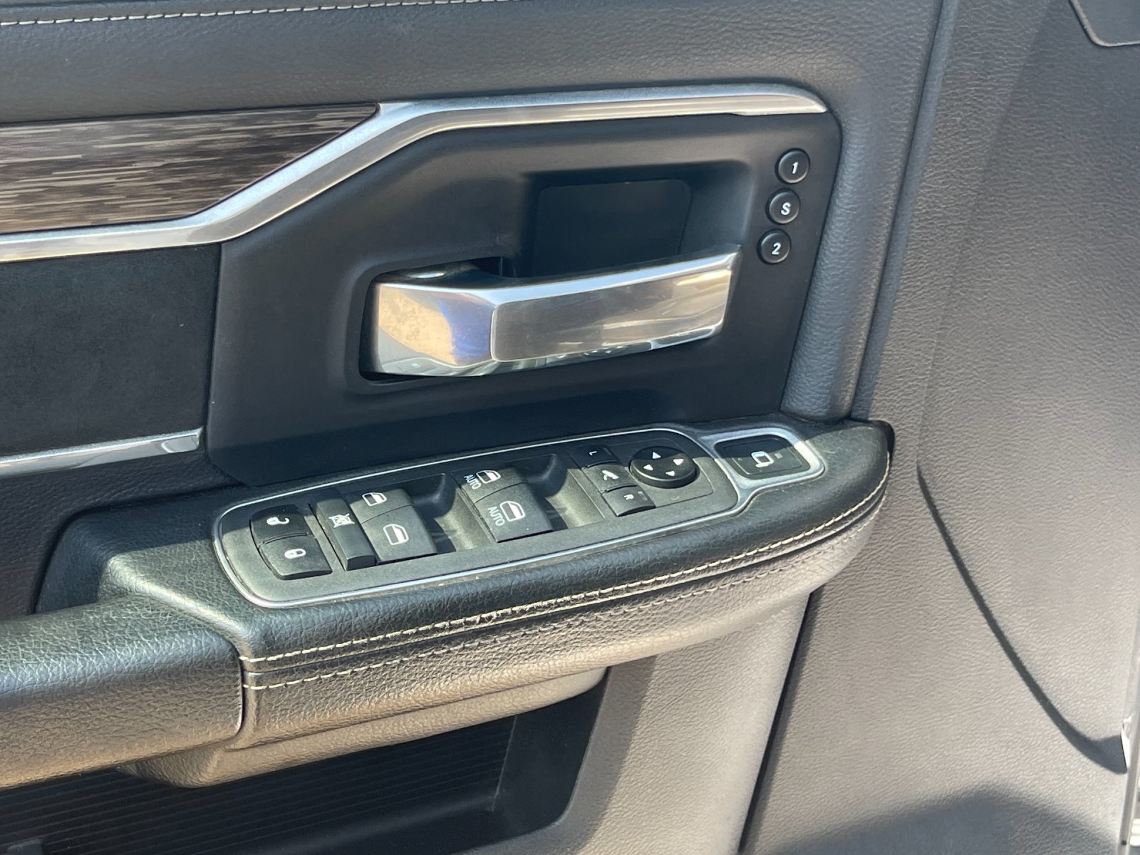 Used 2021 White Ram Laramie image 12