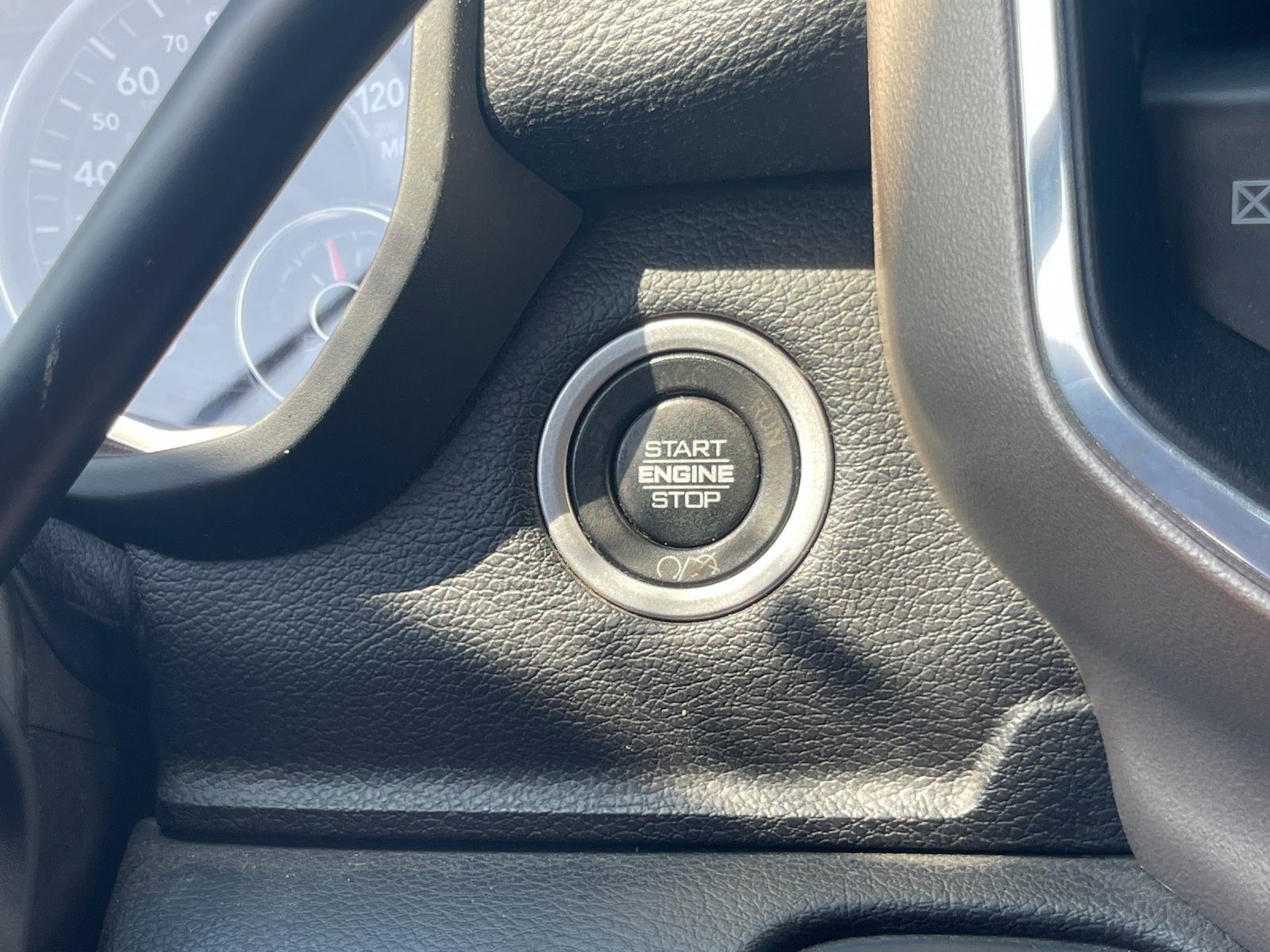 Used 2021 White Ram Laramie image 23