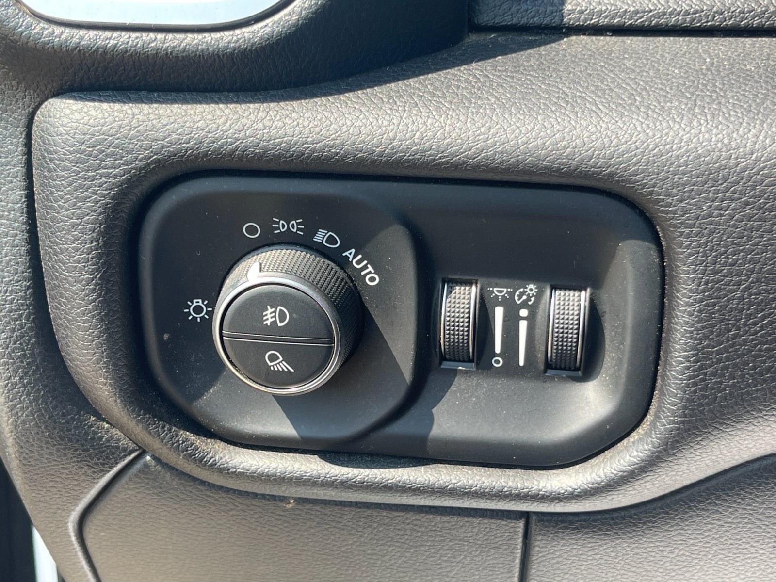 Used 2021 White Ram Laramie image 29