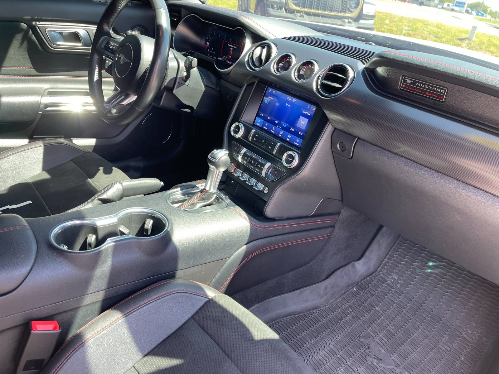 Used 2022 White Ford GT Premium image 17