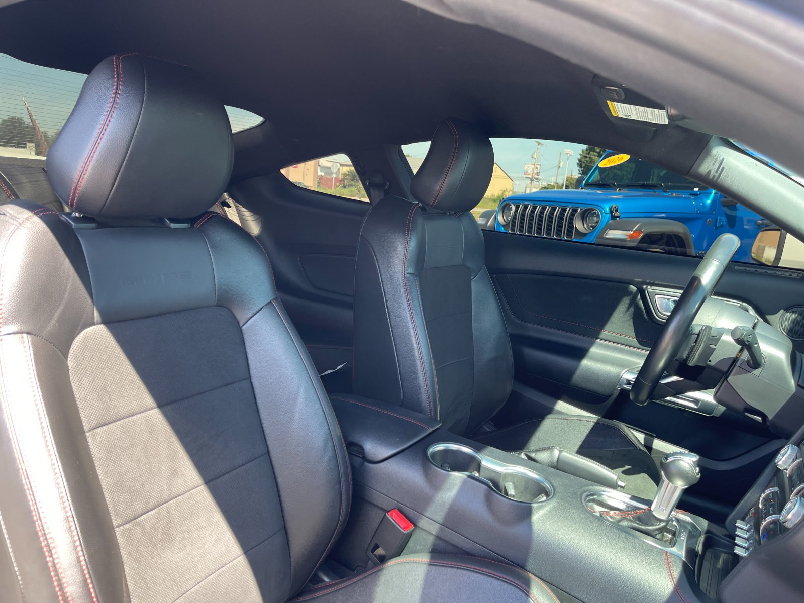 Used 2022 White Ford GT Premium image 18
